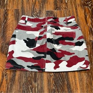 Forever 21 Women’s Size S Red Black Gray Camo Mini Skirt Bold Unique
